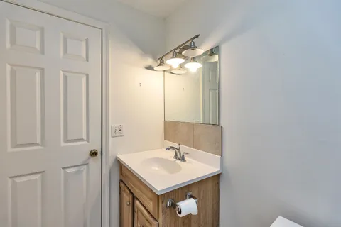 $239,000 | 1 Northbrook Drive, Unit 102, Manchester, NH 03102