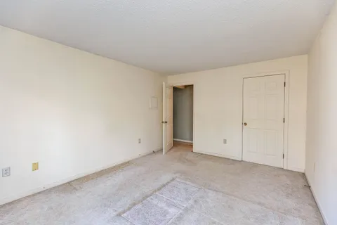 $239,000 | 1 Northbrook Drive, Unit 102, Manchester, NH 03102