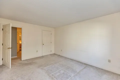 $239,000 | 1 Northbrook Drive, Unit 102, Manchester, NH 03102