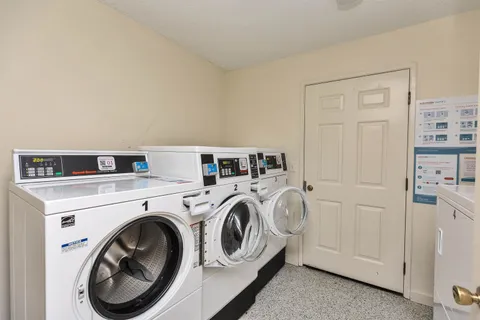 $239,000 | 1 Northbrook Drive, Unit 102, Manchester, NH 03102