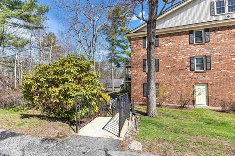 $239,000 | 1 Northbrook Drive, Unit 102, Manchester, NH 03102