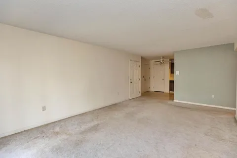 $239,000 | 1 Northbrook Drive, Unit 102, Manchester, NH 03102