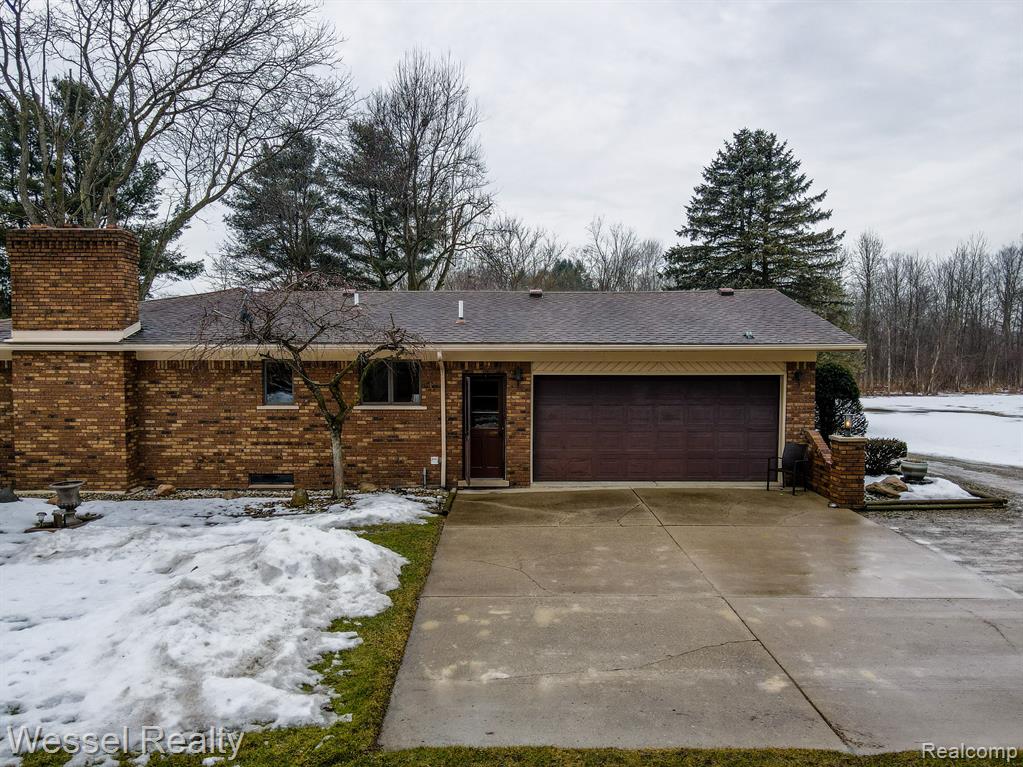 8824 Hough Road Almont, MI 48003 - Photo 3 of 44