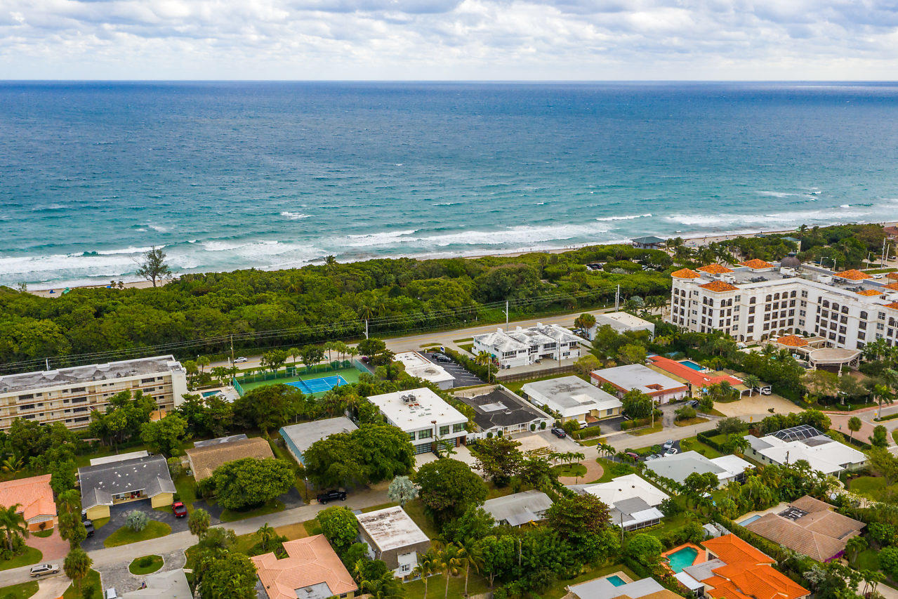 160 Northeast Wavecrest Way Boca Raton, FL 33432 - Photo 44 of 54 037-160NEWavecrestWay-BocaRaton-FL-small