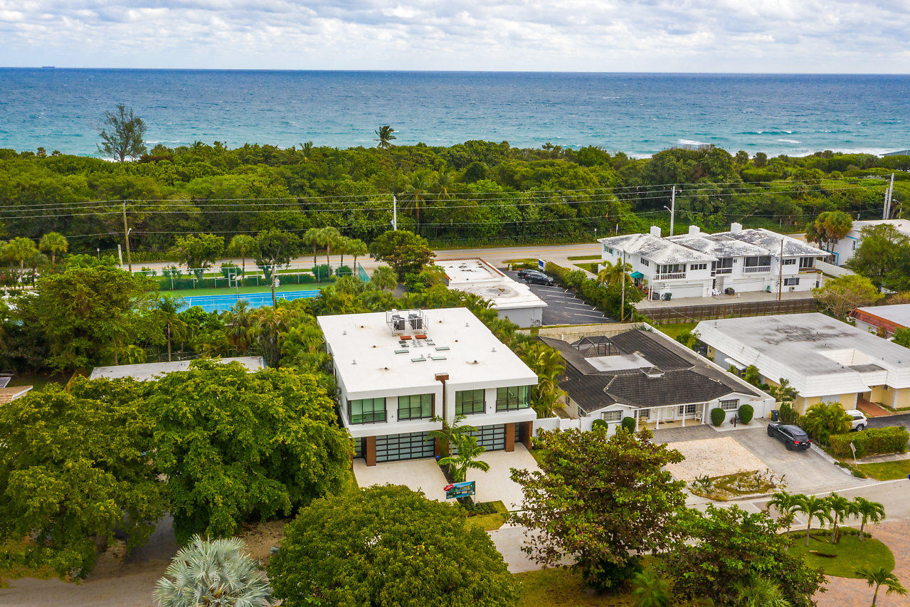 160 Northeast Wavecrest Way Boca Raton, FL 33432 - Photo 45 of 54 038-160NEWavecrestWay-BocaRaton-FL-small