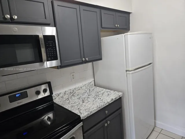 $1,750 | 4121 Northwest 30th Terrace, Unit 4, Lauderdale Lakes, FL 33309