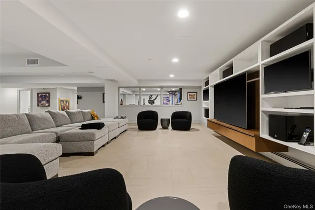 $5,000,000 | 20 Woodland Drive, Rye Brook, NY 10573