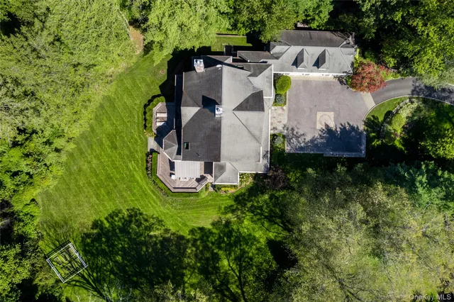 $5,000,000 | 20 Woodland Drive, Rye Brook, NY 10573