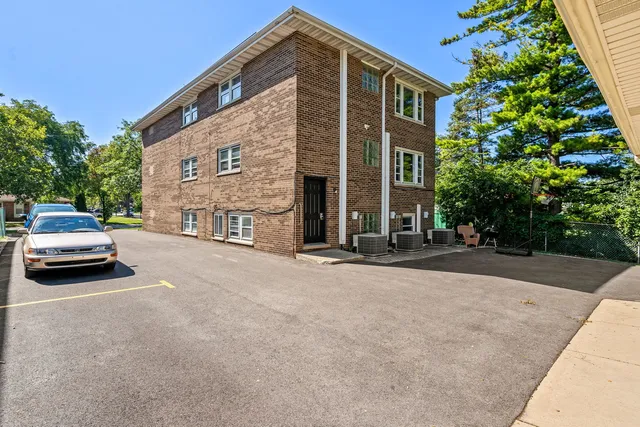 $2,050 | 519 Hillside Drive, Unit 3, Bensenville, IL 60106