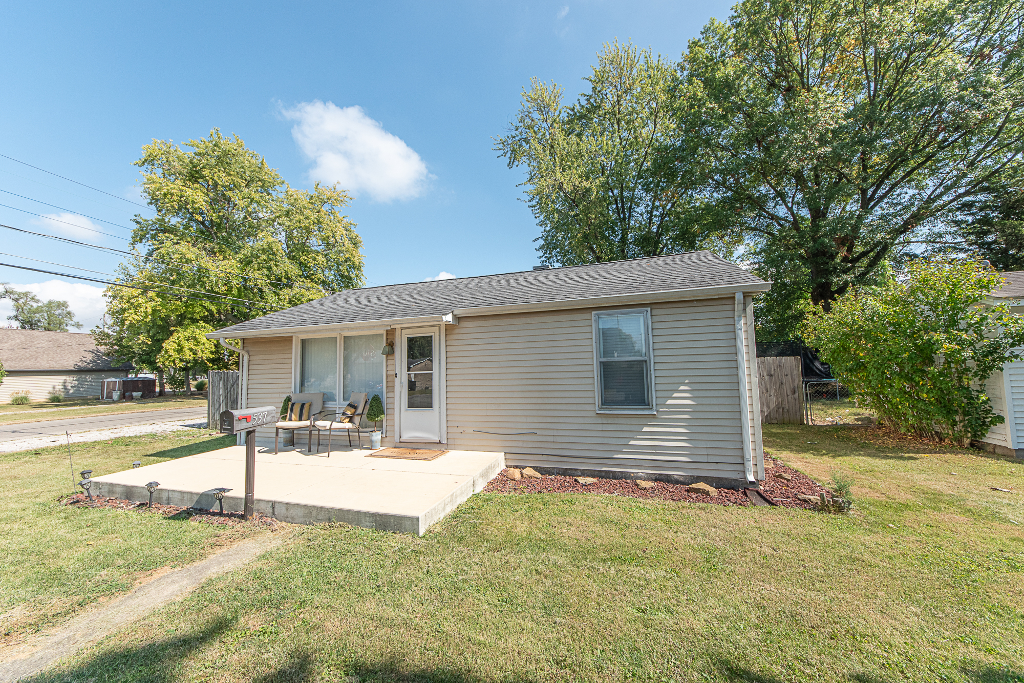 537 Cleveland Street Columbus, IN 47201 - Photo 1 of 23