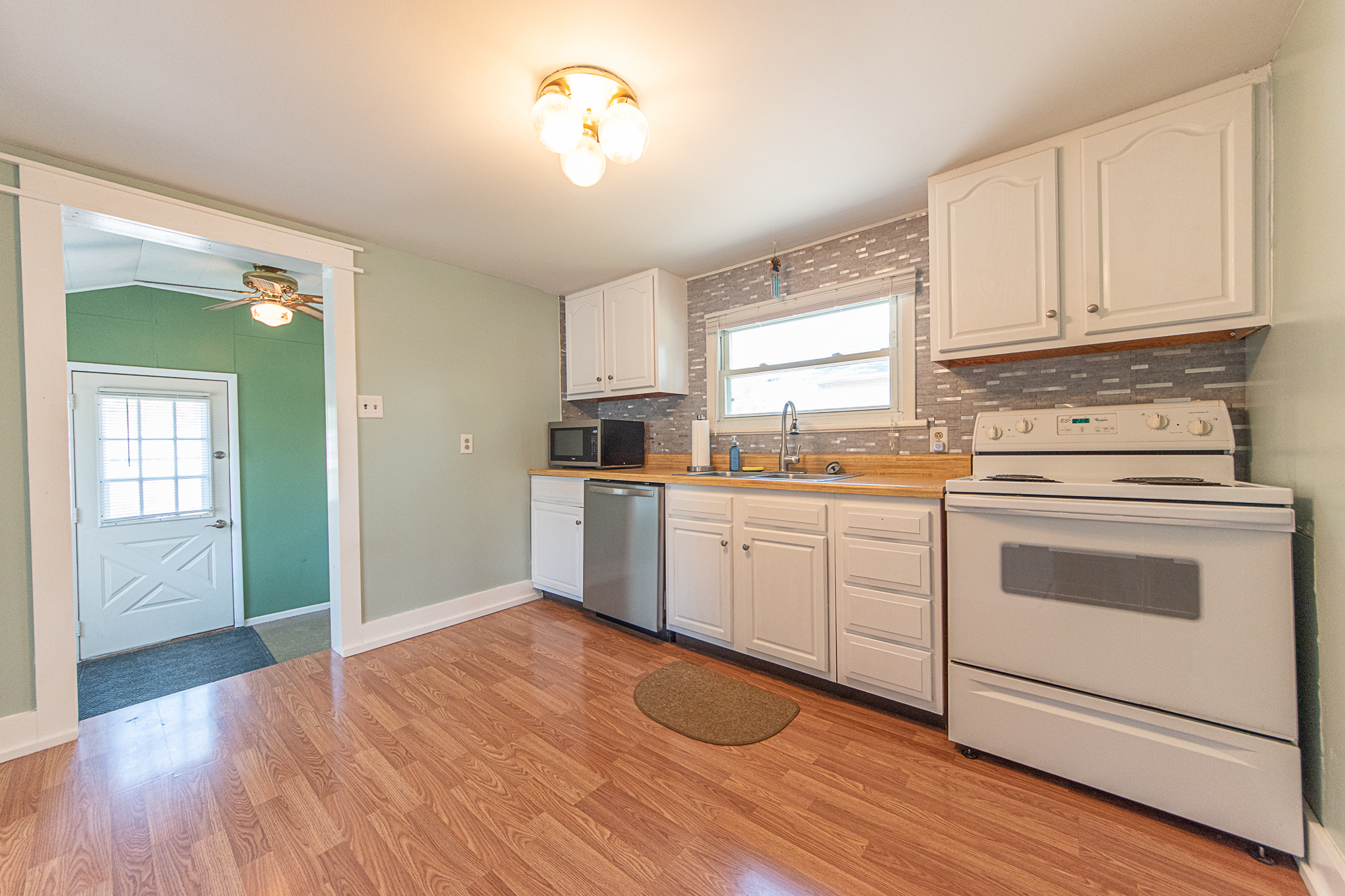 537 Cleveland Street Columbus, IN 47201 - Photo 4 of 23