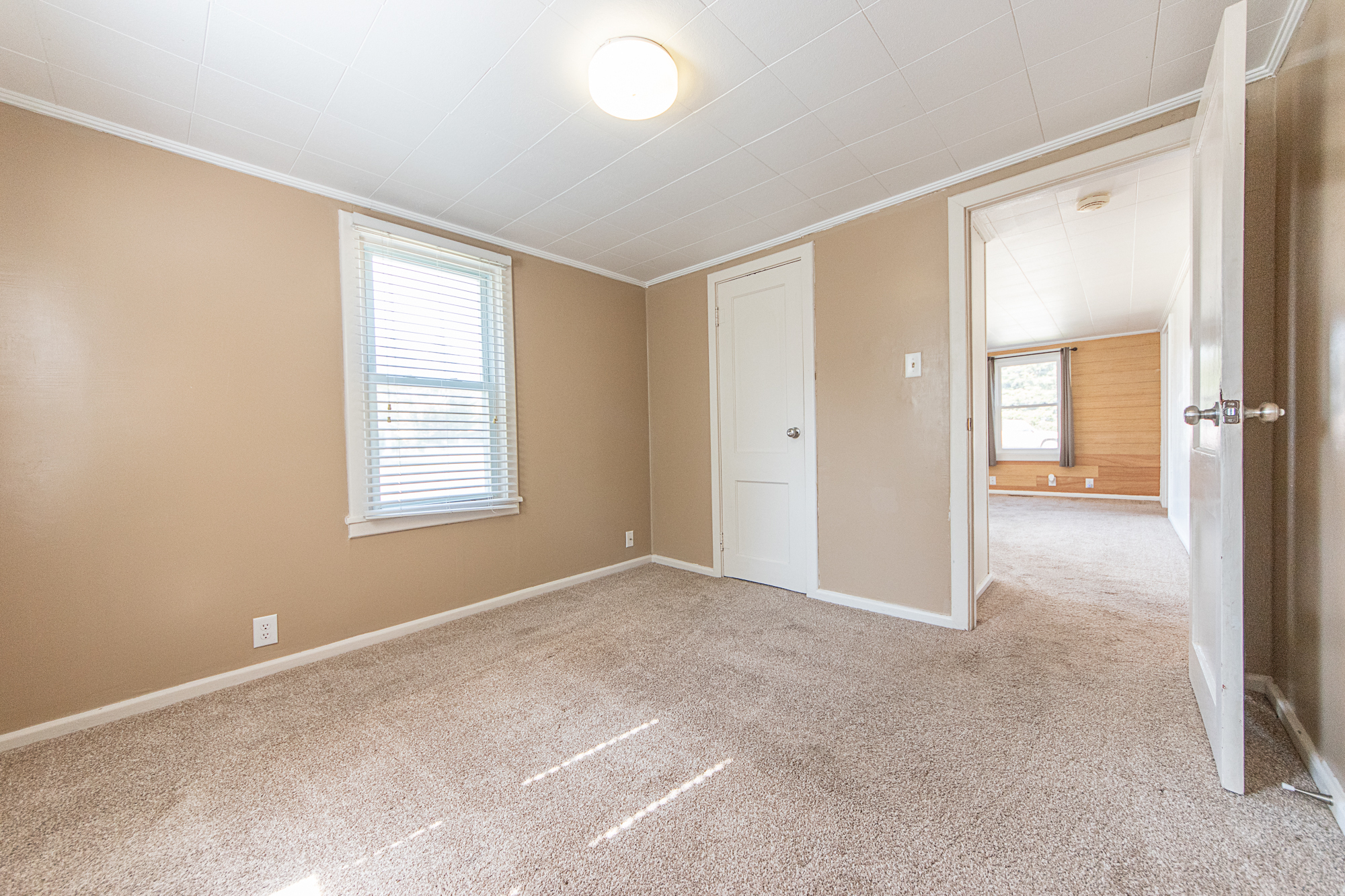 537 Cleveland Street Columbus, IN 47201 - Photo 7 of 23