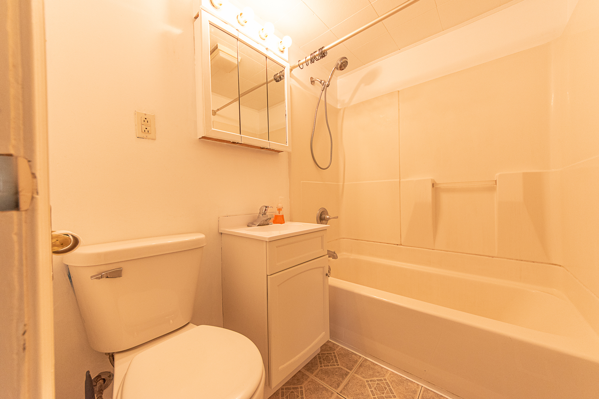 537 Cleveland Street Columbus, IN 47201 - Photo 9 of 23