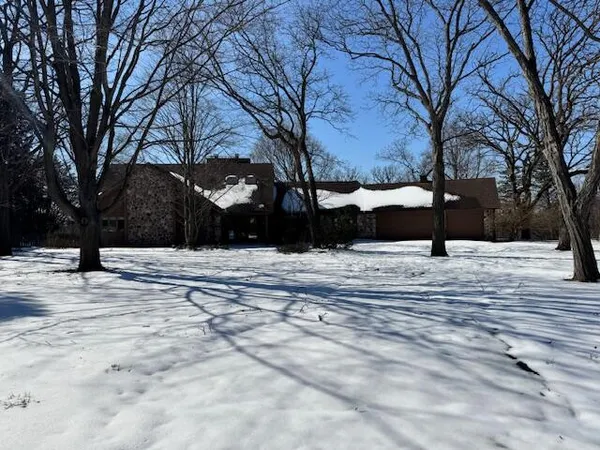$549,900 | S37-w32055 Kamps Court, Waukesha, WI 53189