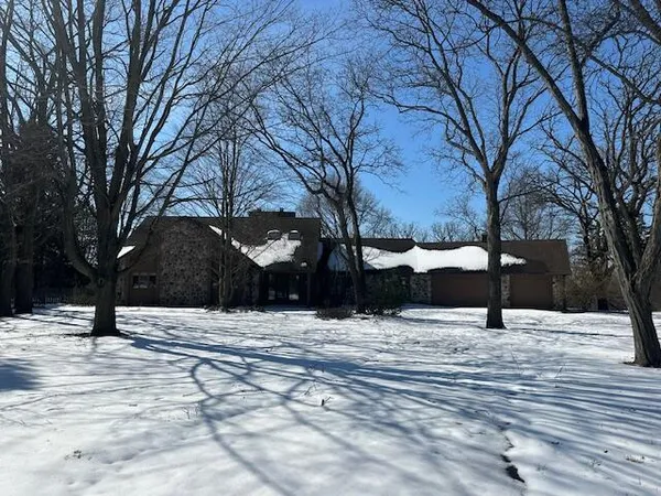 $549,800 | S37-w32055 Kamps Court, Waukesha, WI 53189