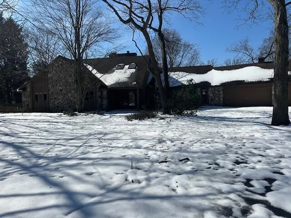 $549,800 | S37-w32055 Kamps Court, Waukesha, WI 53189