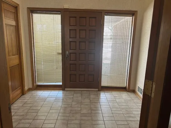 $549,800 | S37-w32055 Kamps Court, Waukesha, WI 53189