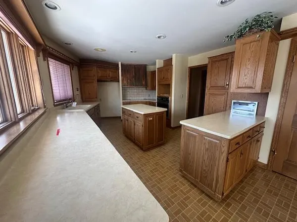 $549,800 | S37-w32055 Kamps Court, Waukesha, WI 53189