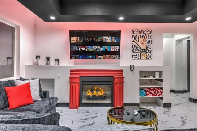 $10,000 | 282 East Maulding Avenue, Las Vegas, NV 89123