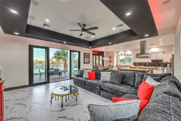 $10,000 | 282 East Maulding Avenue, Las Vegas, NV 89123