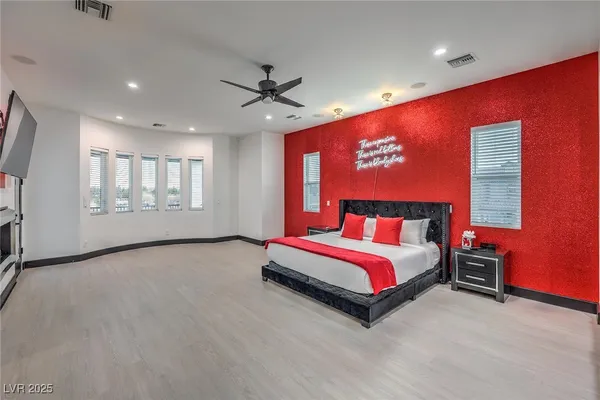 $10,000 | 282 East Maulding Avenue, Las Vegas, NV 89123