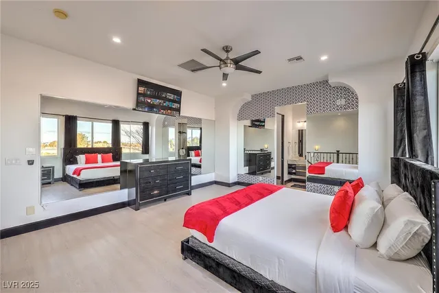 $10,000 | 282 East Maulding Avenue, Las Vegas, NV 89123