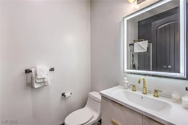 $10,000 | 282 East Maulding Avenue, Las Vegas, NV 89123