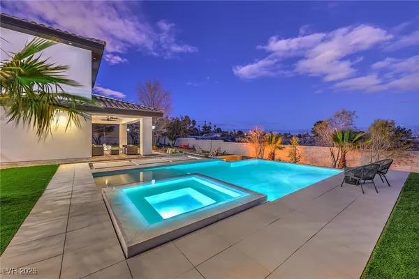 $10,000 | 282 East Maulding Avenue, Las Vegas, NV 89123