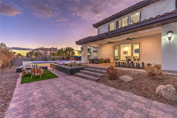 $10,000 | 282 East Maulding Avenue, Las Vegas, NV 89123