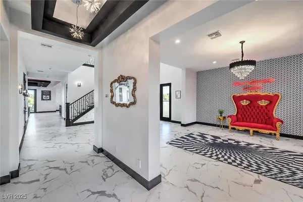 $10,000 | 282 East Maulding Avenue, Las Vegas, NV 89123