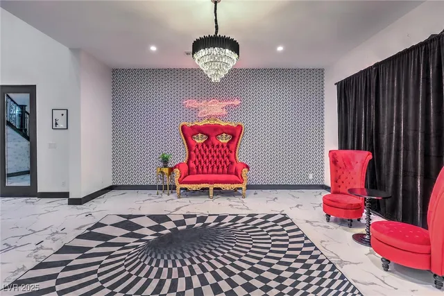 $10,000 | 282 East Maulding Avenue, Las Vegas, NV 89123