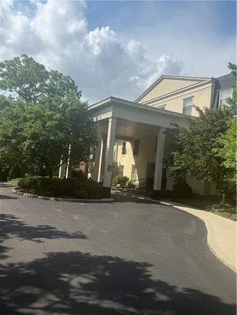 $394,900 | 333 Oakwood Avenue, Unit 2E, Oakwood, OH 45409