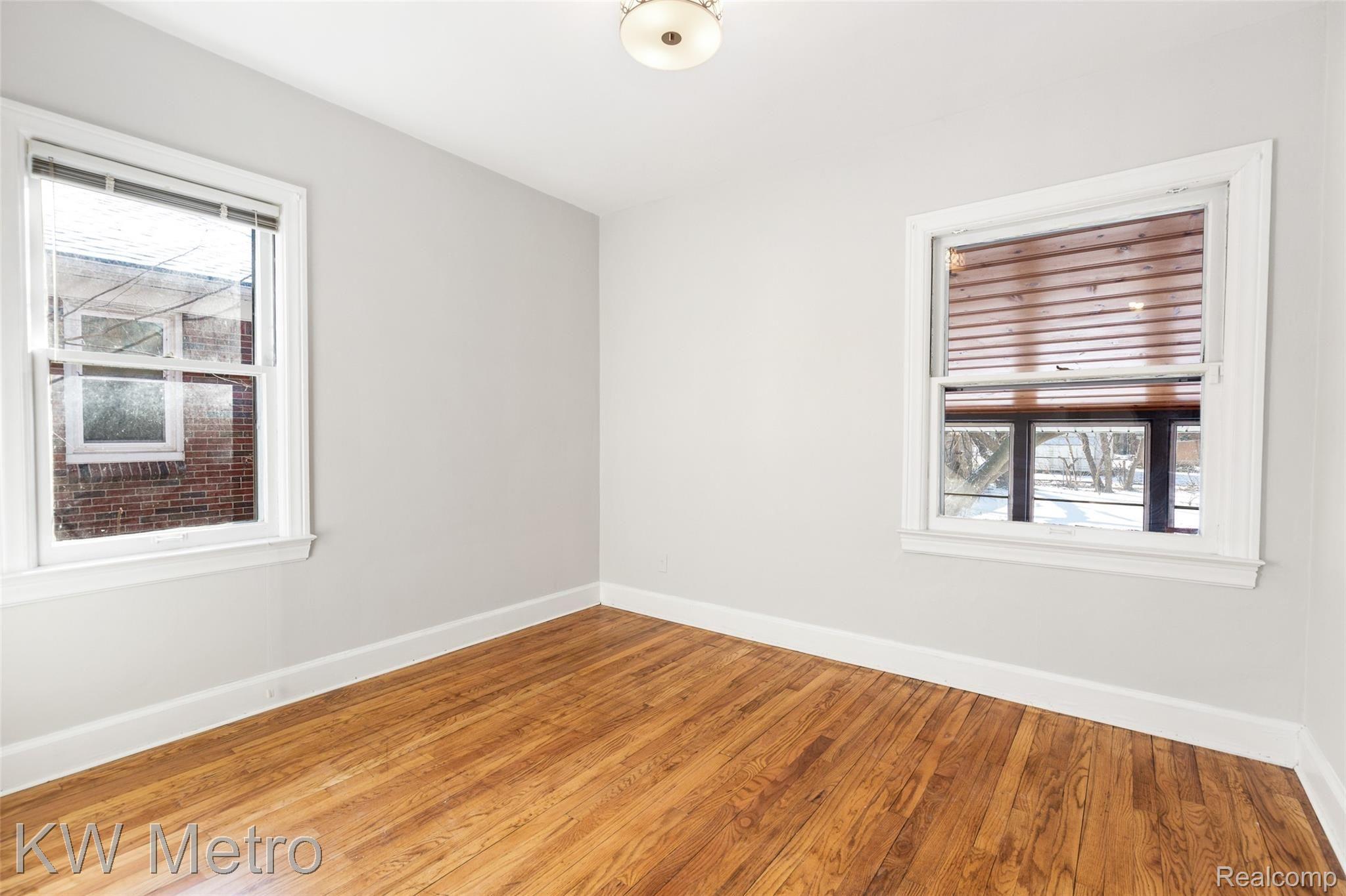 15712 Charles R Avenue Eastpointe, MI 48021 - Photo 13 of 29 Den or dining room