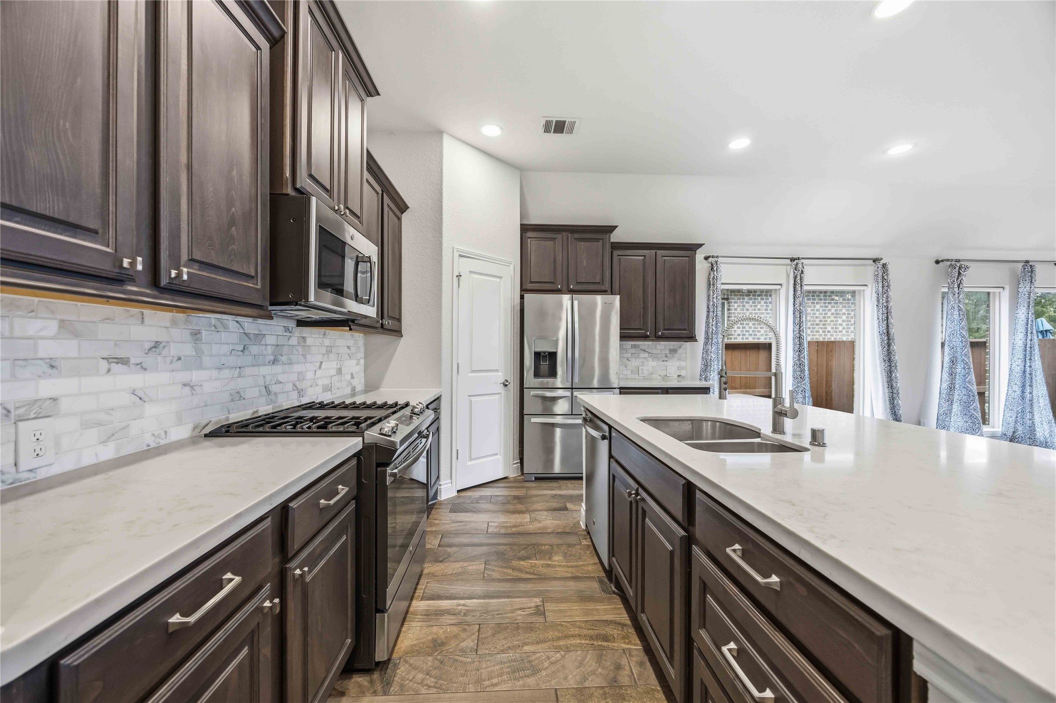 9314 Eckert Road Iowa Colony, TX 77583 - Photo 5 of 25