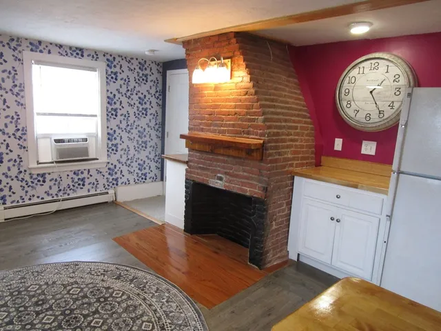 $2,350 | 216 Irving Street, Unit 5, Framingham, MA 01702