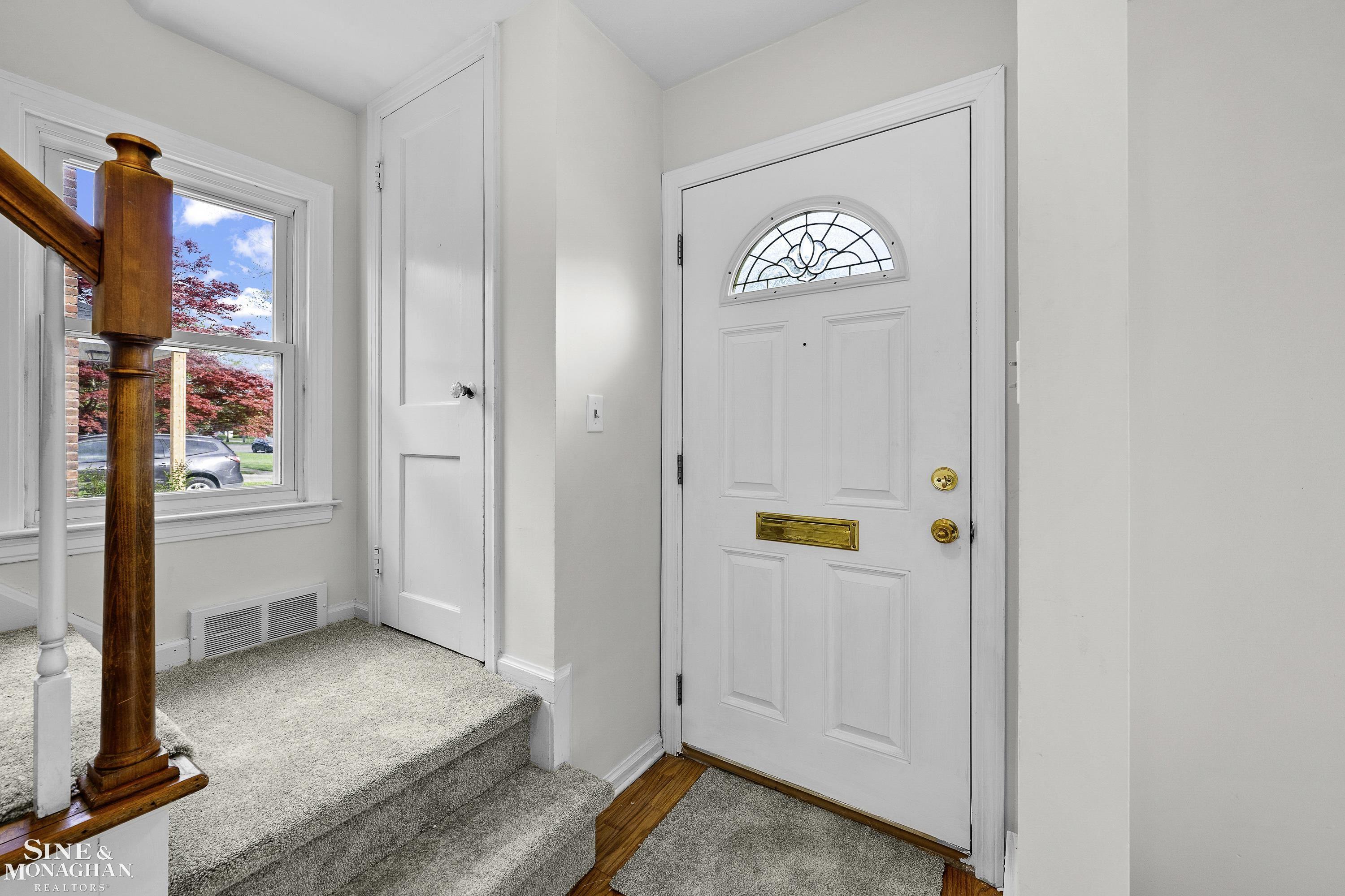 419 Moross Road Grosse Pointe Farms, MI 48236 - Photo 2 of 32