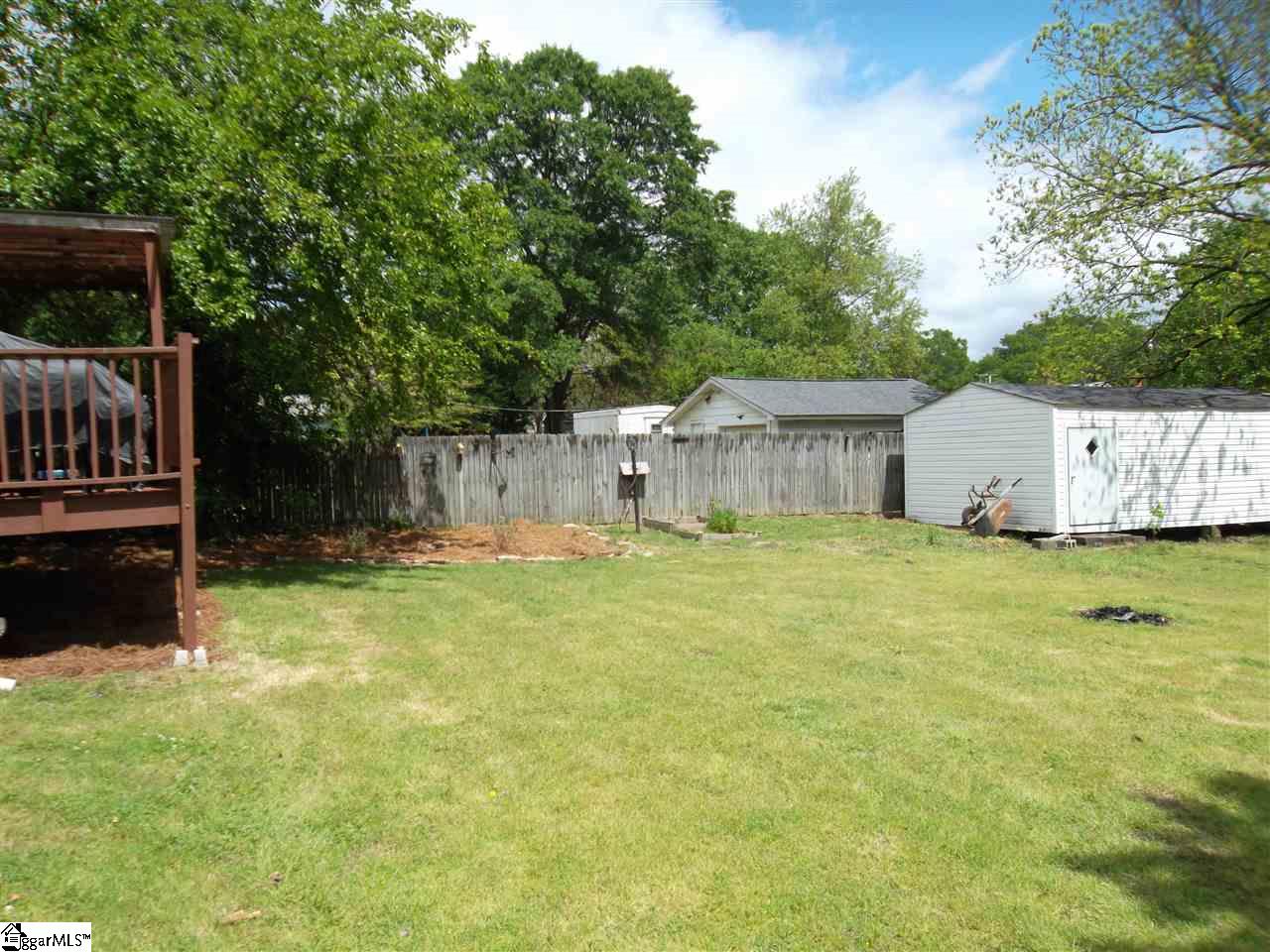 208 Donnan Road Taylors, SC 29687 - Photo 8 of 28 Gallery Image 8