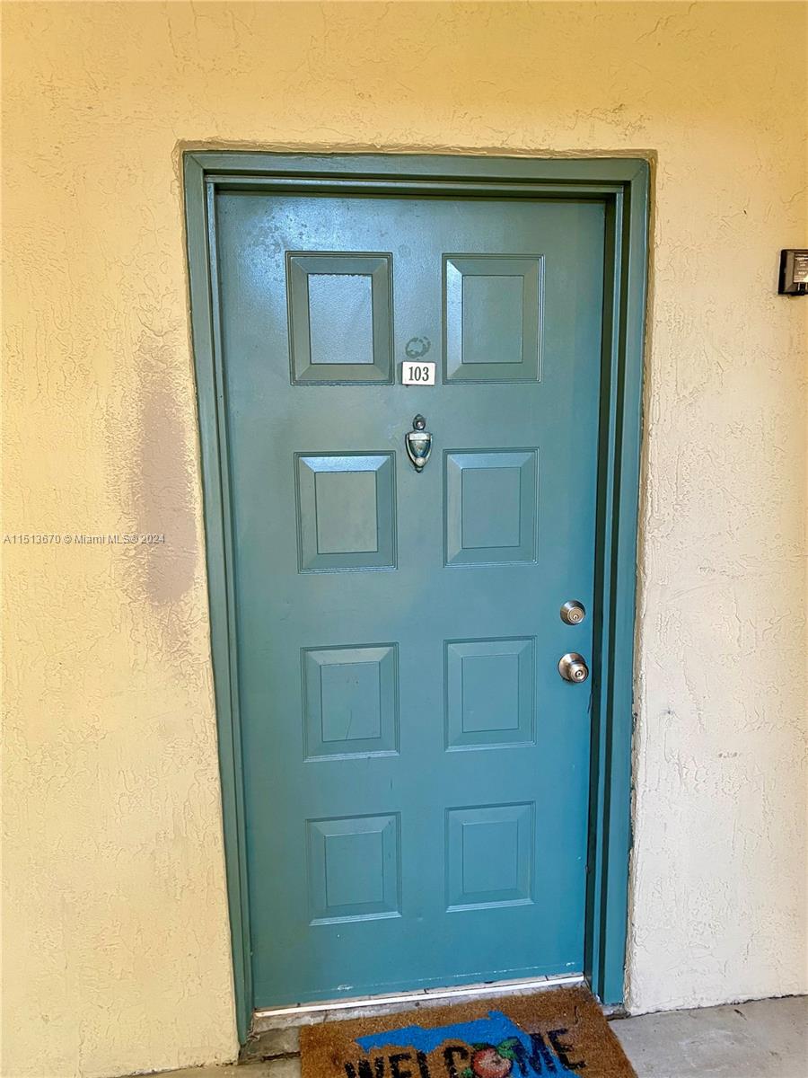 460 South Park Road, Unit 6103 Hollywood, FL 33021 - Photo 2 of 15 a bathroom with a sink