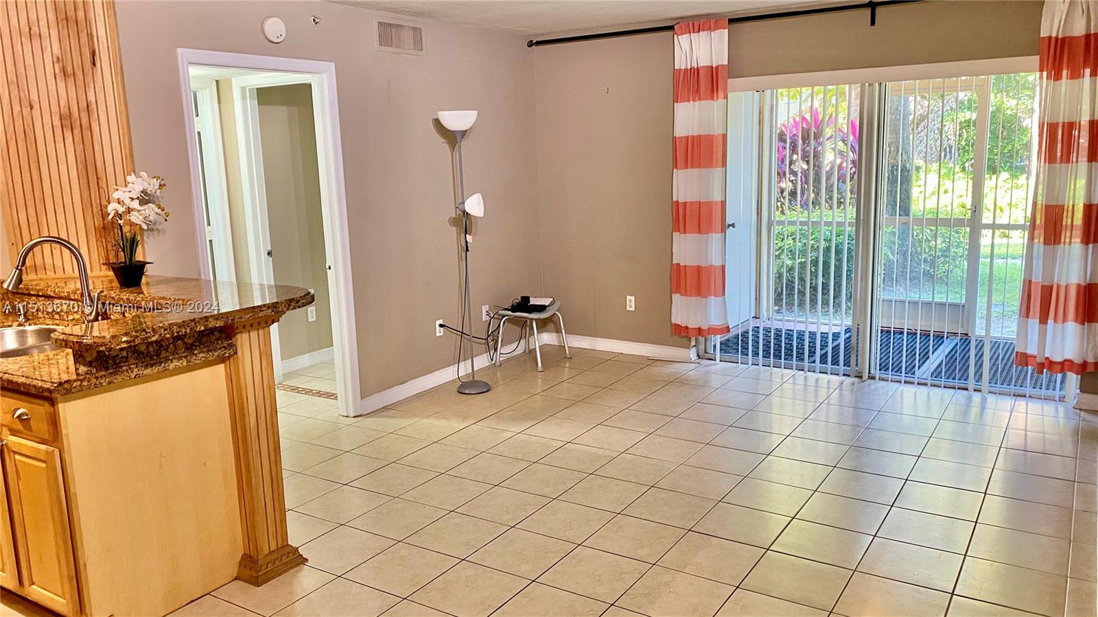 460 South Park Road, Unit 6103 Hollywood, FL 33021 - Photo 5 of 15 a very nice looking room with a large window
