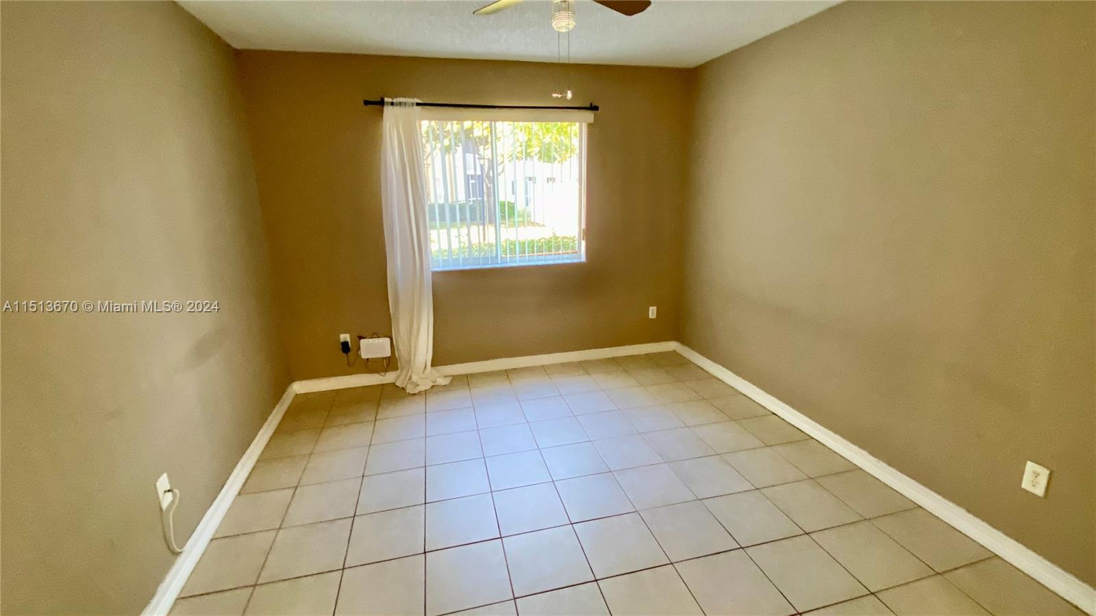 460 South Park Road, Unit 6103 Hollywood, FL 33021 - Photo 8 of 15 a view of a room with white walls