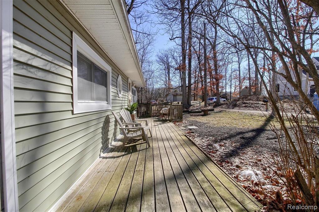 240 Kingston Road Leonard, MI 48367 - Photo 3 of 27
