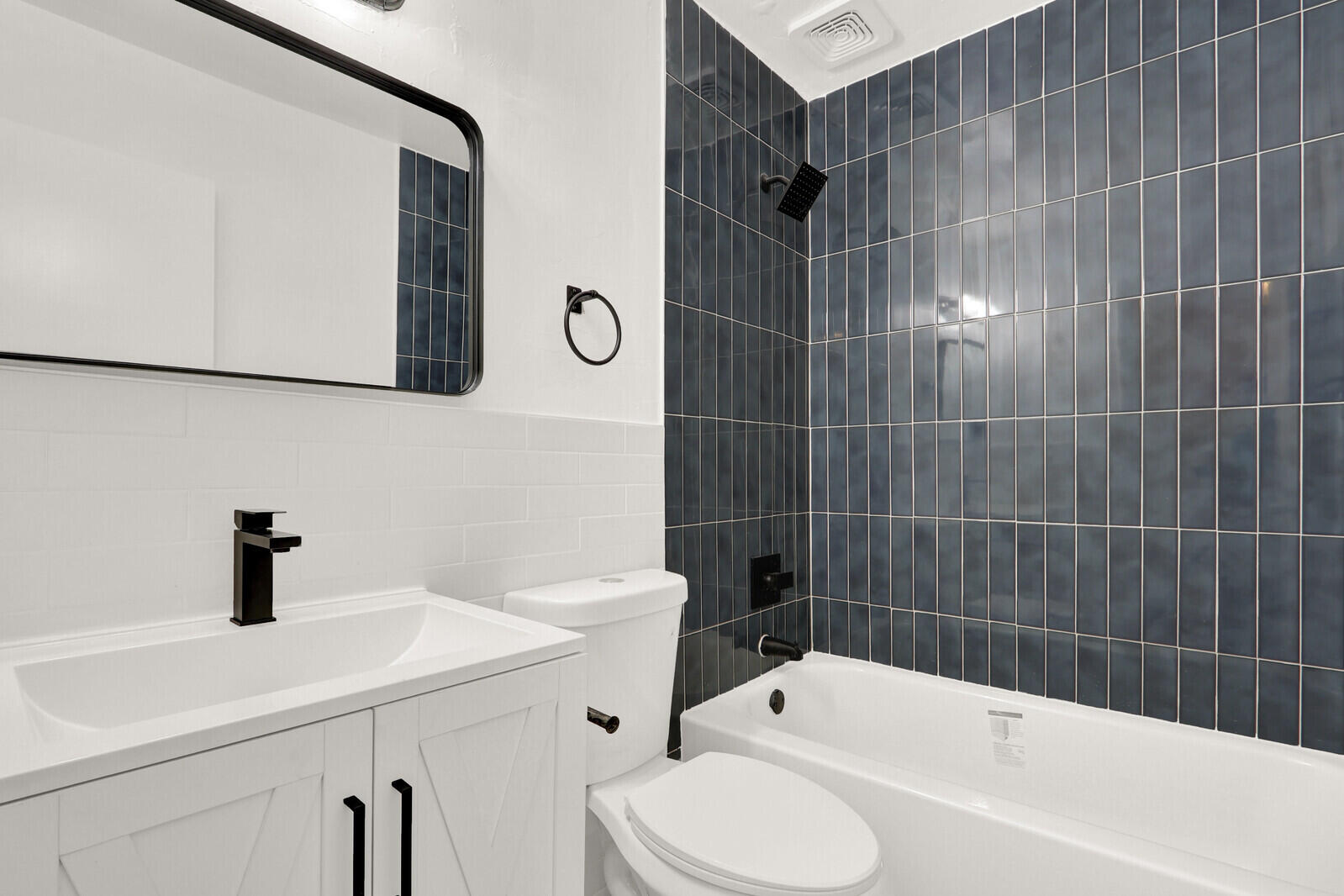 2701 Avenue East Riviera Beach, FL 33404 - Photo 13 of 16 16_Image_16_mls