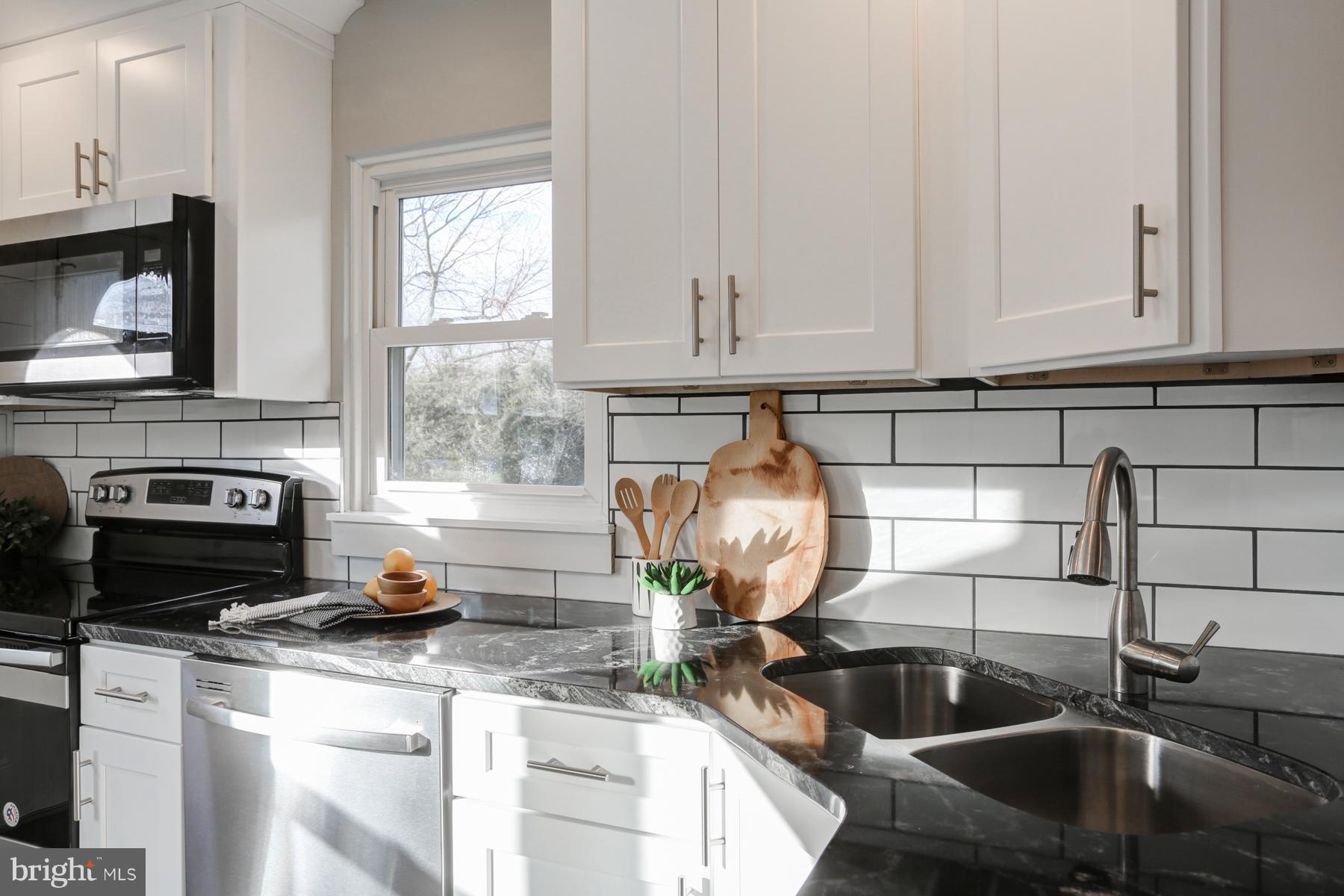 1575 Ridgeview Avenue Lancaster, PA 17603 - Photo 6 of 56 Gallery Image 6