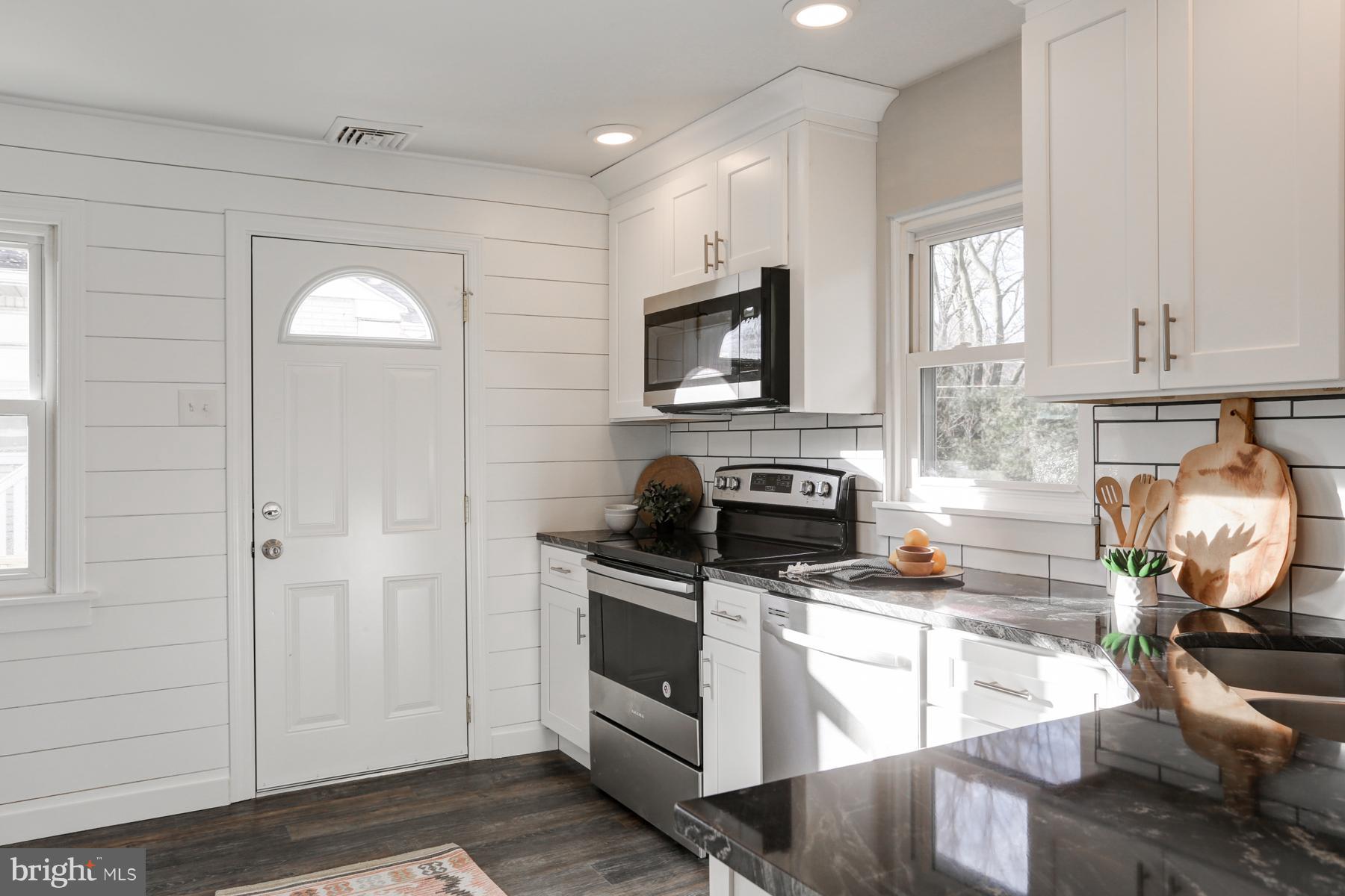 1575 Ridgeview Avenue Lancaster, PA 17603 - Photo 7 of 56 Gallery Image 7