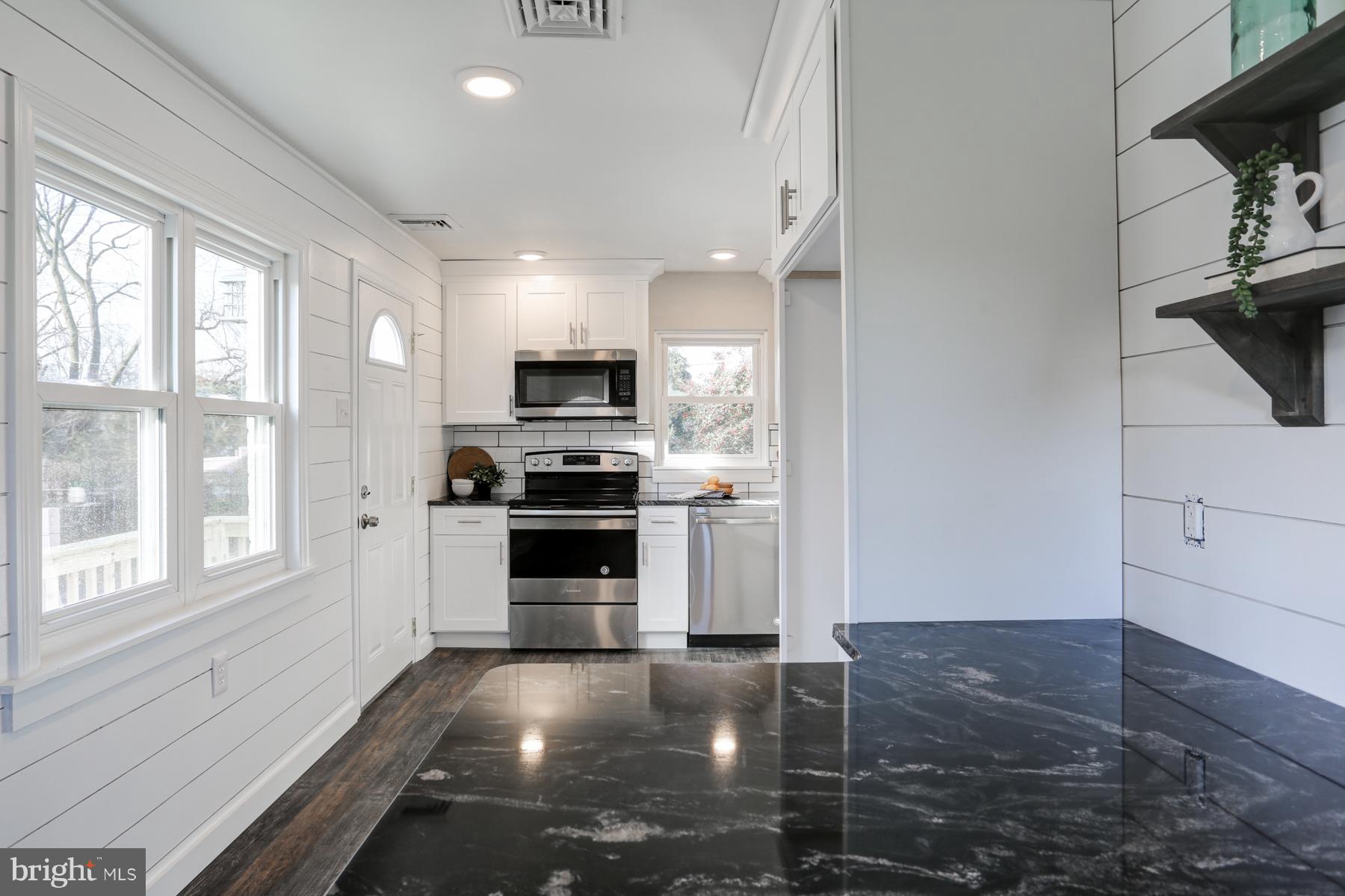 1575 Ridgeview Avenue Lancaster, PA 17603 - Photo 8 of 56 Gallery Image 8