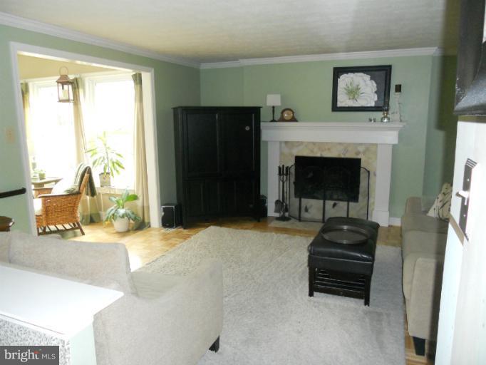 8065 Athena Street Springfield, VA 22153 - Photo 23 of 30 Family Room to Sun Room
