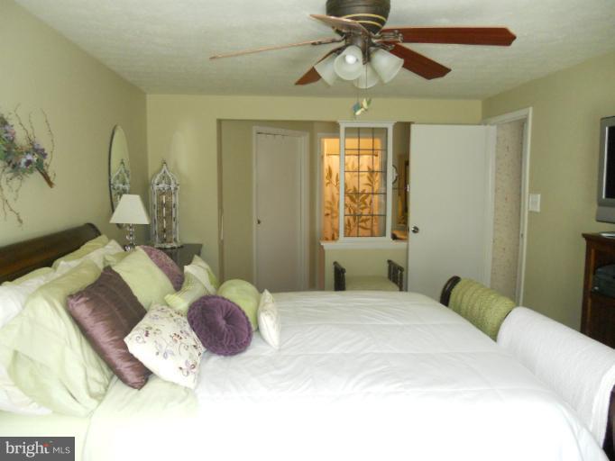 8065 Athena Street Springfield, VA 22153 - Photo 26 of 30 Bedroom (Master)
