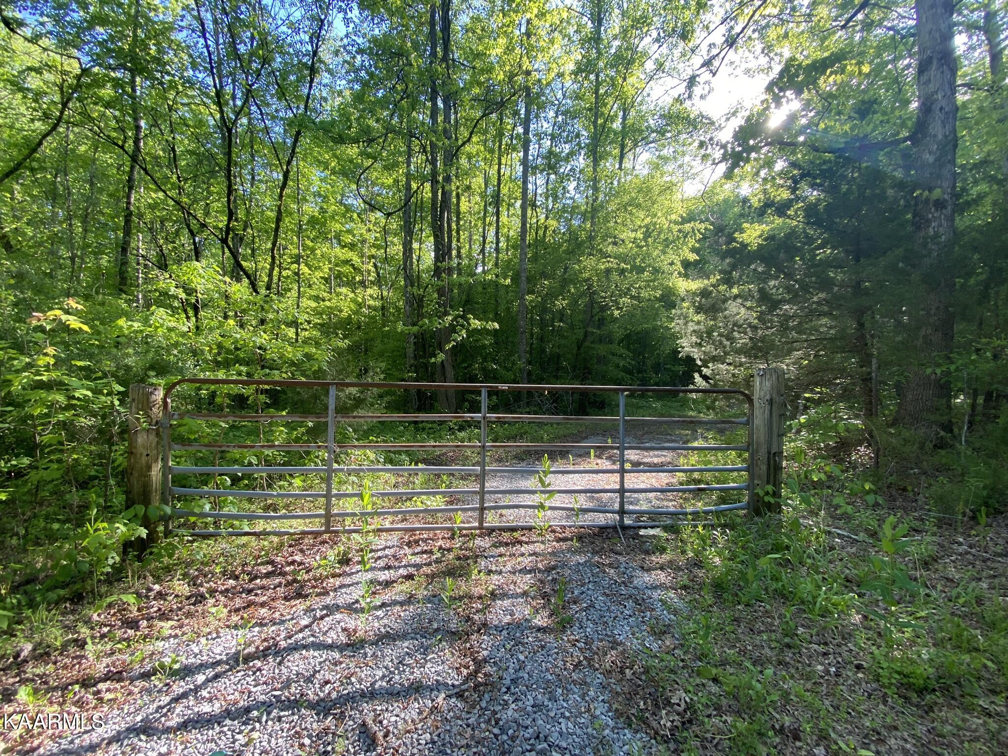 201 Pekoma Road Philadelphia, TN 37846 - Photo 6 of 27 Entrance