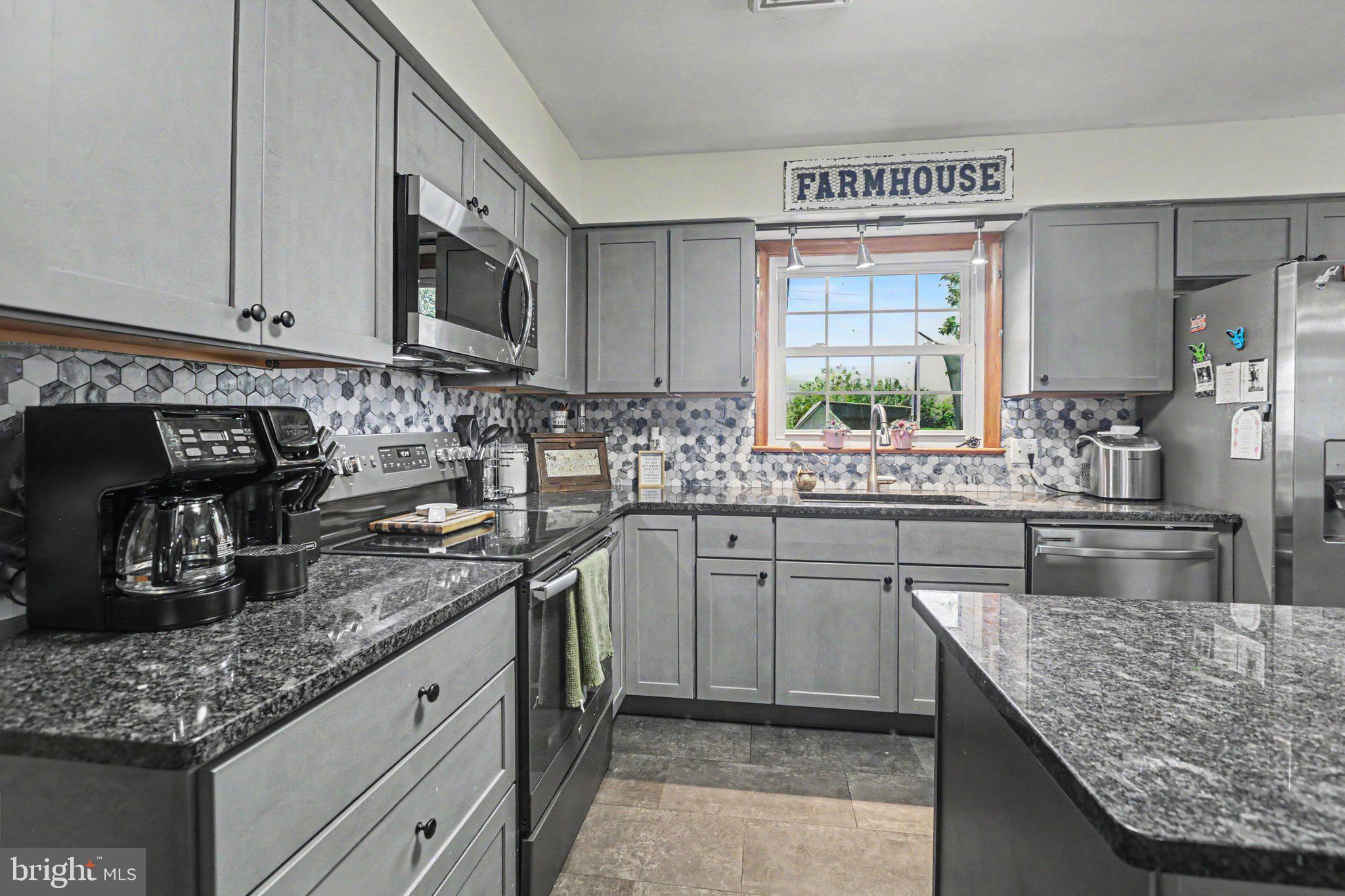 2187 Newville Road Carlisle, PA 17015 - Photo 5 of 31