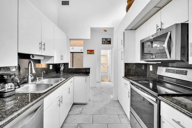 $3,800 | 22710 Meridiana Drive, Boca Raton, FL 33433